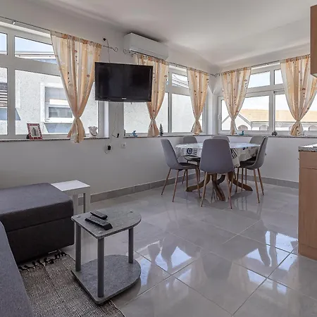 Luka Lucica Apartment Vir Exterior photo