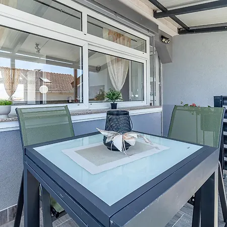 Luka Lucica Apartment Vir Exterior photo