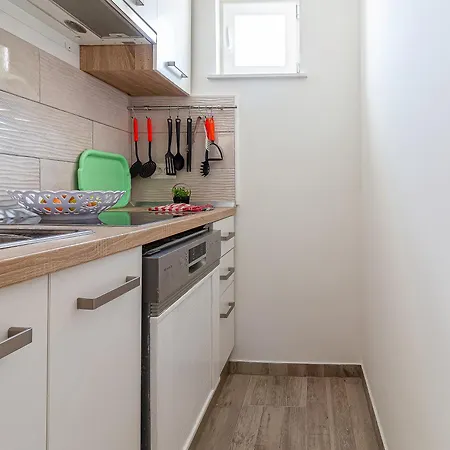 Luka Lucica Apartment Vir Exterior photo