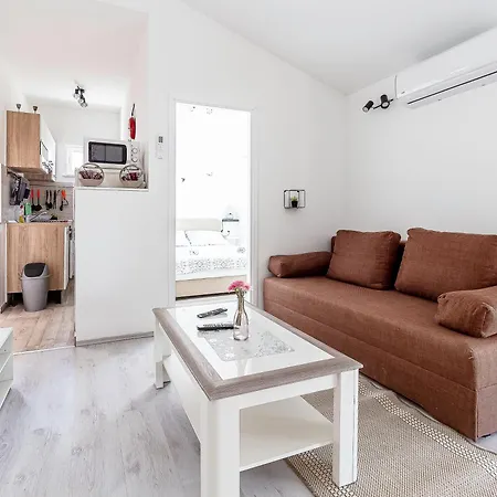 Luka Lucica Apartment Vir Exterior photo