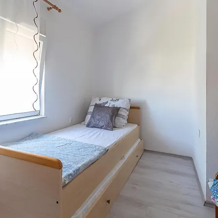 Luka Lucica Apartment Vir Exterior photo