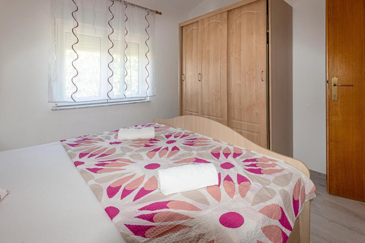 Apartment Luka Lucica Vir