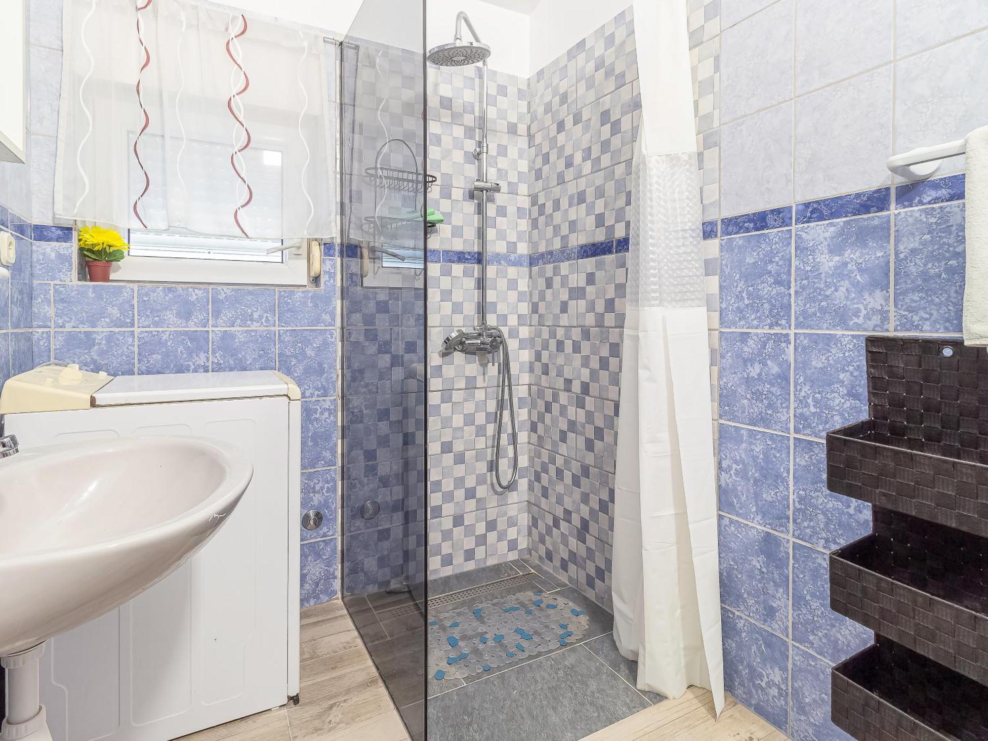 Apartment Luka Lucica *